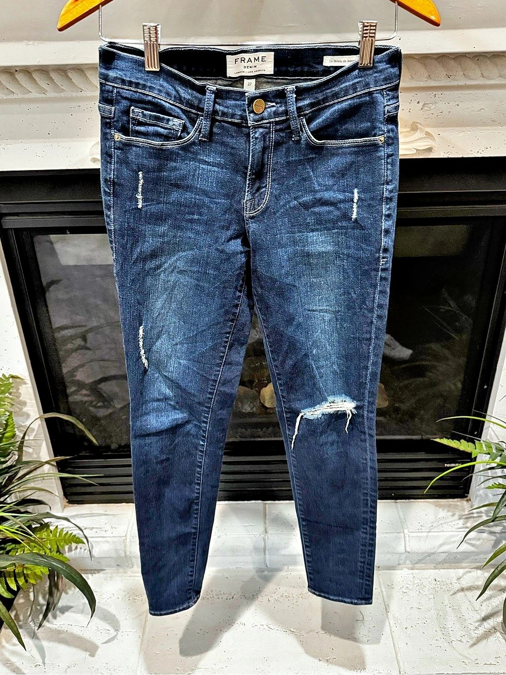 FRAME Le Skinny de Jeanne Skinny Jeans in the Columbia Road Wash
